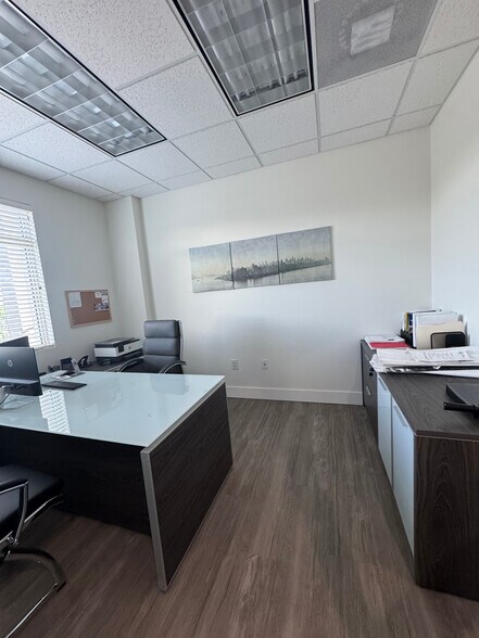 More Photos Of 4500-4500 N University Dr, Coral Springs Medical For Lease