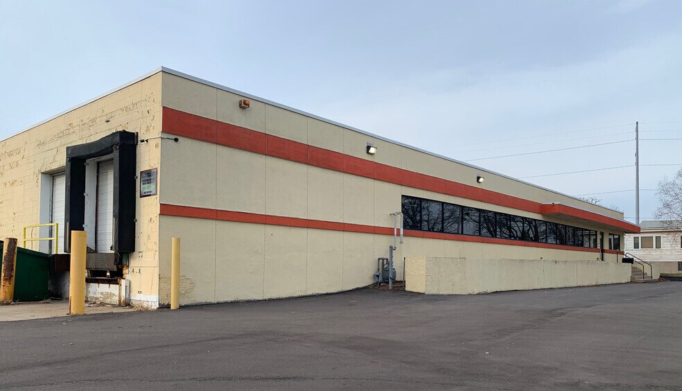 Primary Photo Of 2814 Perry St, Madison Warehouse For Lease