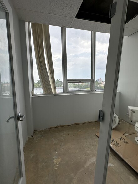 More Photos Of 2455 E Sunrise Blvd, Fort Lauderdale Loft Creative Space For Sale