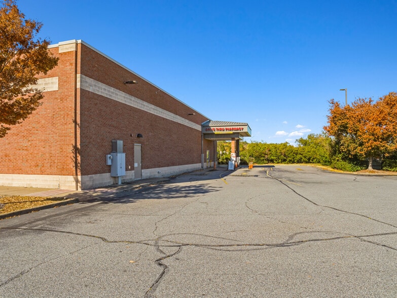 More Photos Of 2902 Godwin Blvd, Suffolk Drugstore For Sale