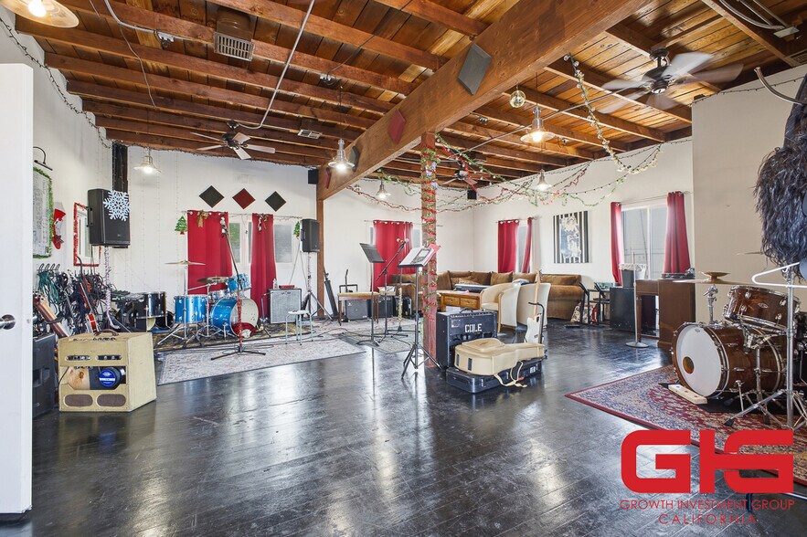 More Photos Of 2020 S Mesa St, San Pedro Industrial For Sale