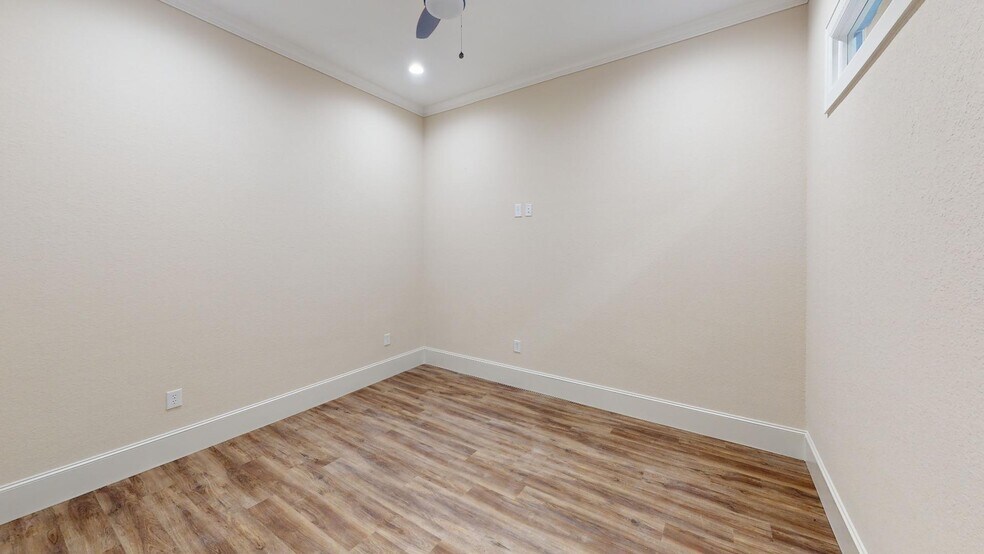 More Photos Of 11023 Northpointe Blvd, Tomball Medical For Sale