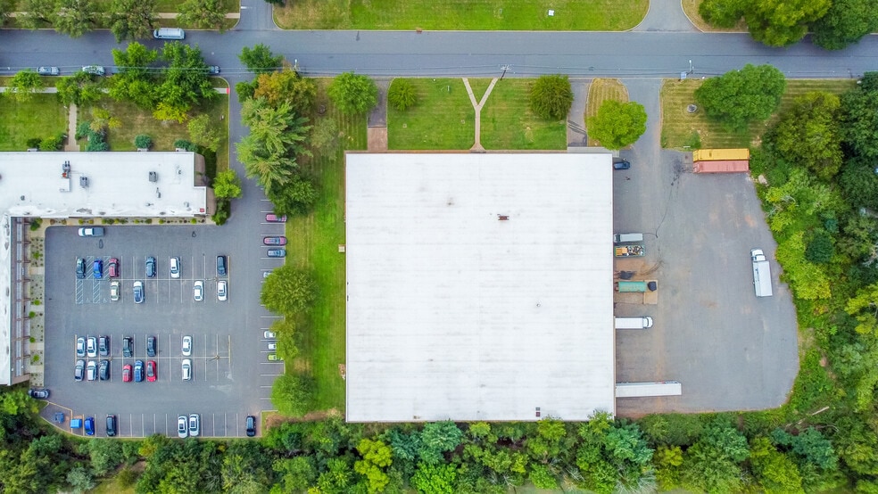 More Photos Of 39 Progress St, Edison Warehouse For Sale