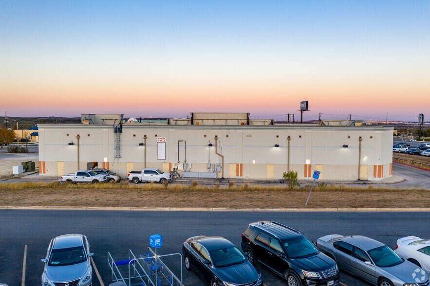More Photos Of 6826 NE Loop 1604 Fwy, San Antonio Unknown For Lease