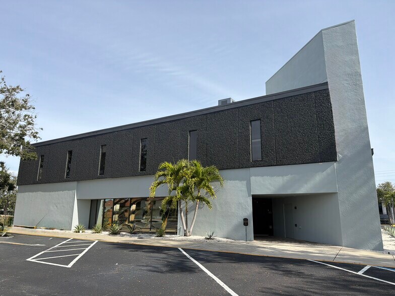 Primary Photo Of 2170 Rainbow Dr, Clearwater Office For Lease