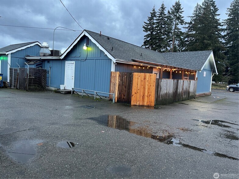 More Photos Of 16701 Pacific Ave S, Spanaway Bar For Sale