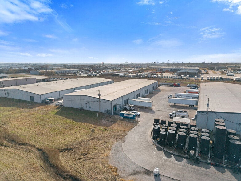 More Photos Of 812-814 Blue Mound Rd, Saginaw Warehouse For Lease