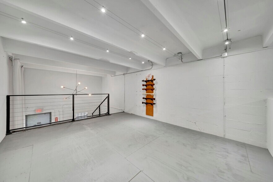 More Photos Of 67 NW 166th St, North Miami Beach Warehouse For Sale