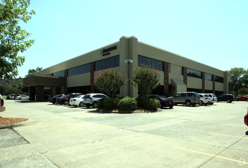 More Photos Of 1500 Riverfront Dr, Little Rock Office For Lease