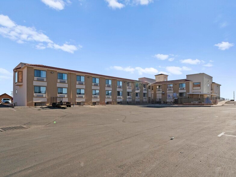 More Photos Of 815 E Hwy 89, Kanab Hotel For Sale