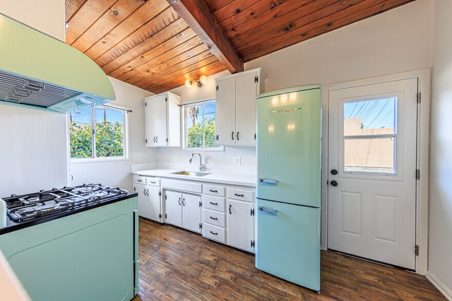 More Photos Of 5629 Cleon Ave, North Hollywood Multifamily For Sale