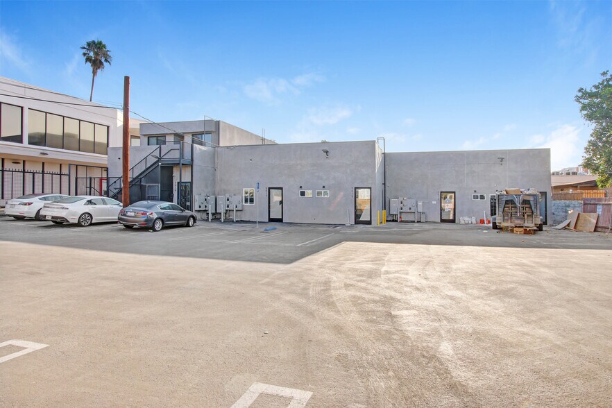 More Photos Of 5011-5019 Lankershim Blvd, North Hollywood Storefront Retail Residential For Lease