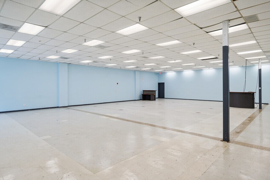 More Photos Of 4930 Poplar Level Rd, Louisville Freestanding For Lease