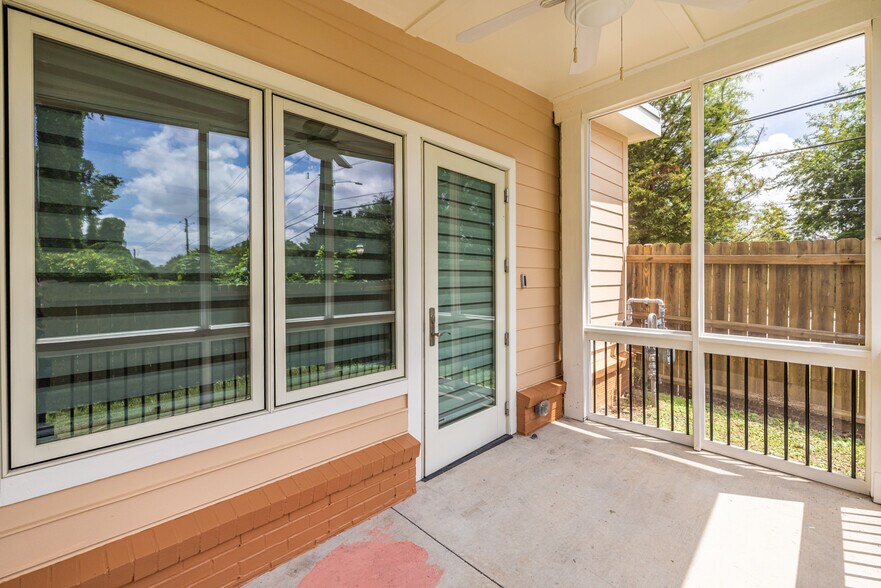 More Photos Of 1651 Pryor Rd SW, Atlanta Loft Creative Space For Sale