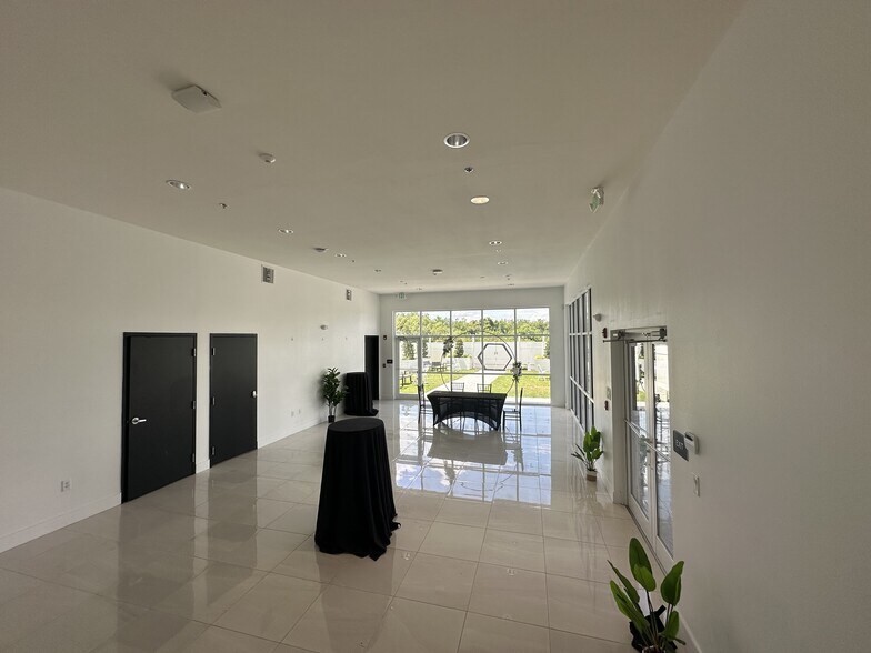 More Photos Of 116 Kenny Blvd, Haines City Loft Creative Space For Sale