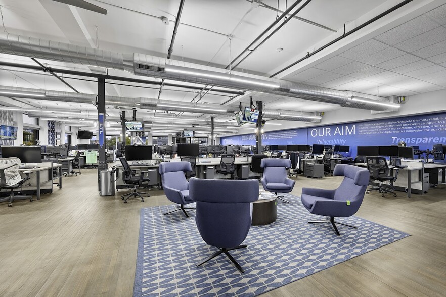 More Photos Of 301-303 W 4th St, Royal Oak Office For Lease