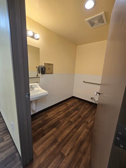 More Photos Of 6344 E Broadway Rd, Mesa Medical For Lease