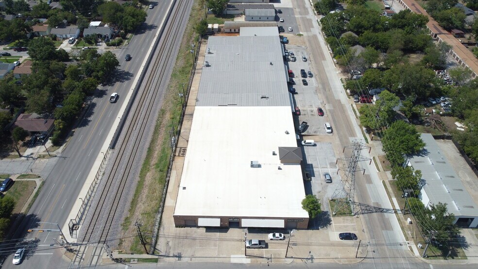 More Photos Of 1700-1724 Parkside Ave, Irving Warehouse For Sale