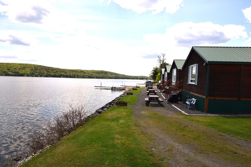 More Photos Of 109 Sinclair Rd, Sinclair Sports And Entertainment For Sale