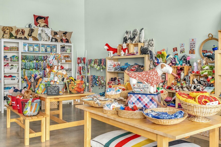 More Photos Of 215 Meriweather St #2, Pacific Beach Storefront For Sale