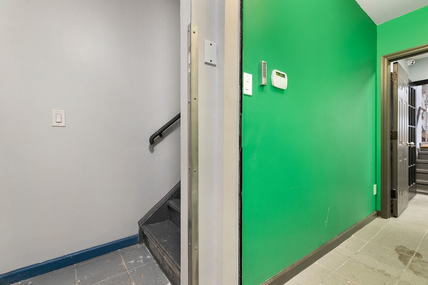 More Photos Of 667 3rd Ave, Brooklyn Loft Creative Space For Sale