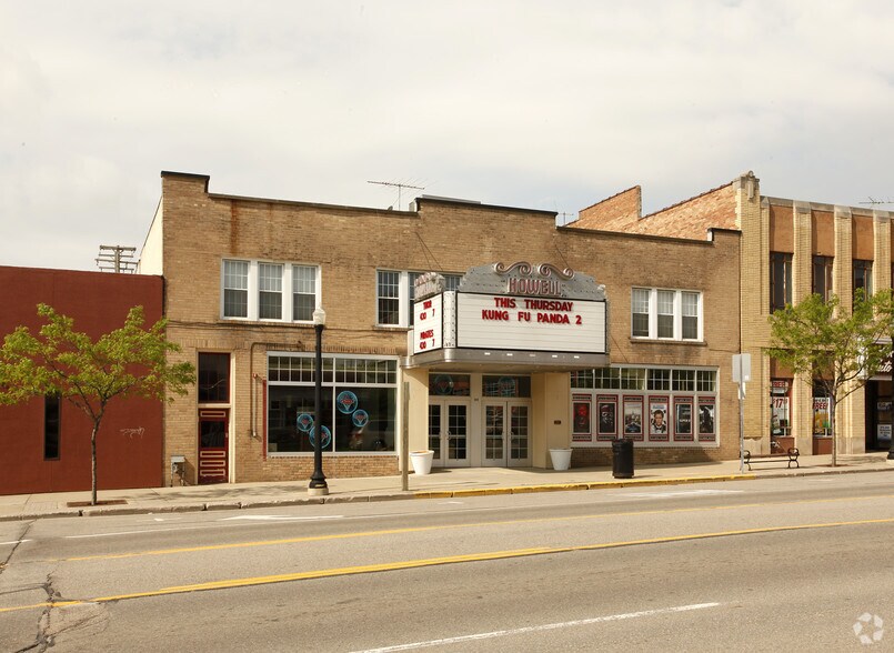 Primary Photo Of 315 E Grand River Ave, Howell Movie Theatre For Sale