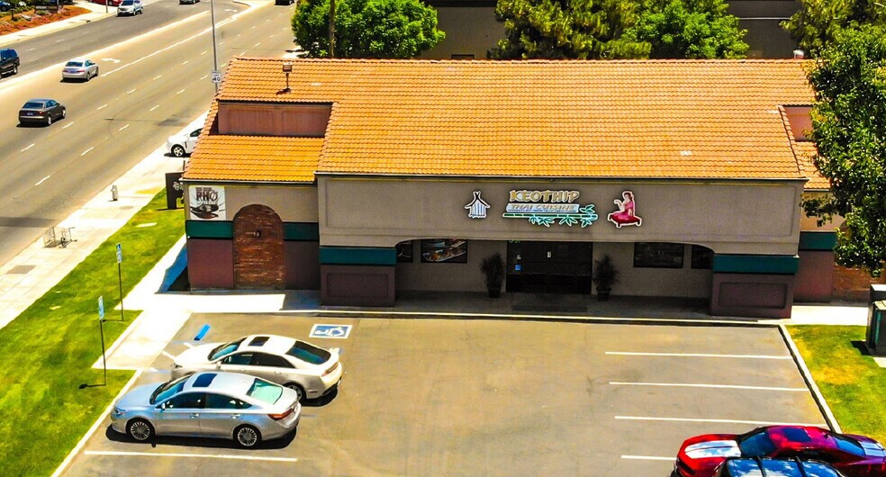 More Photos Of 3759 W Shaw Ave, Fresno Unknown For Lease