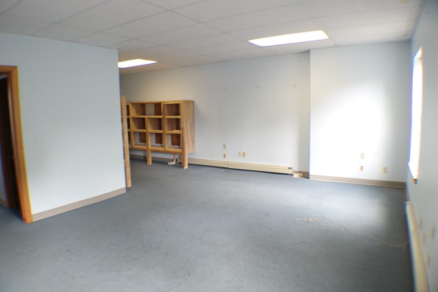 More Photos Of 117-123 Mill St, Orono Office Residential For Sale