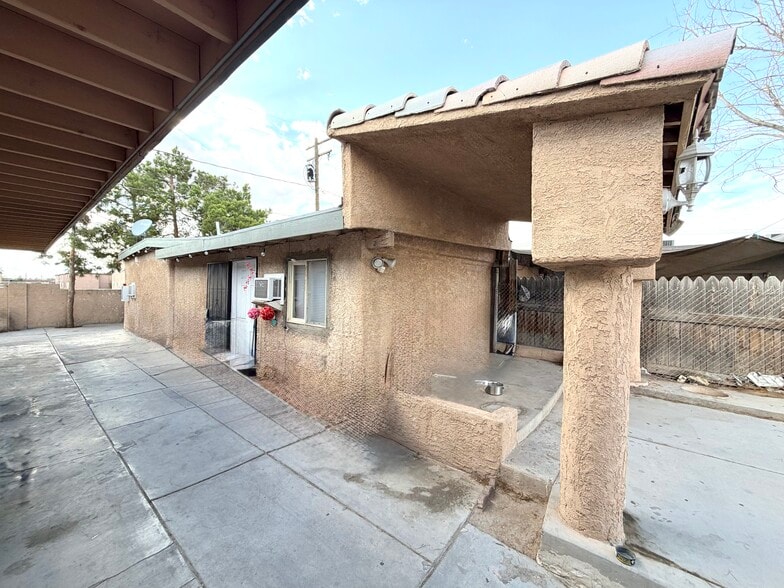 More Photos Of 1967 Linn Ln, Las Vegas Multifamily For Sale