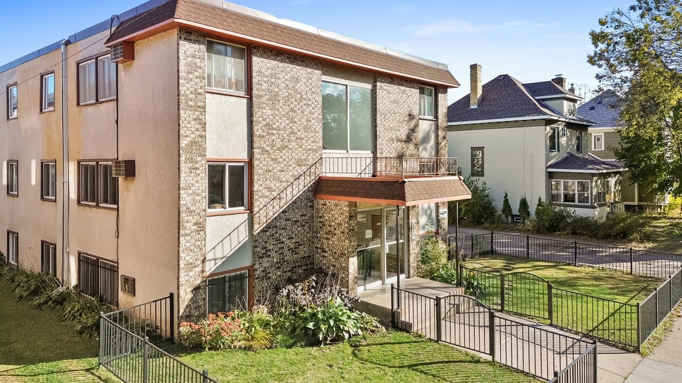 More Photos Of 2637 Pleasant Ave S, Minneapolis Apartments For Sale