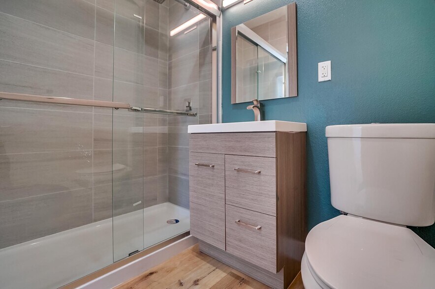 More Photos Of 1208 Daisy Ave, Long Beach Apartments For Sale