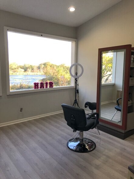 More Photos Of 13907 N Dale Mabry, Tampa Office For Sale
