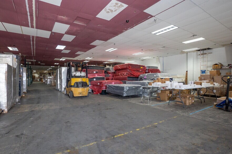 More Photos Of 1049-1051 Eastside Rd, El Paso Distribution For Lease