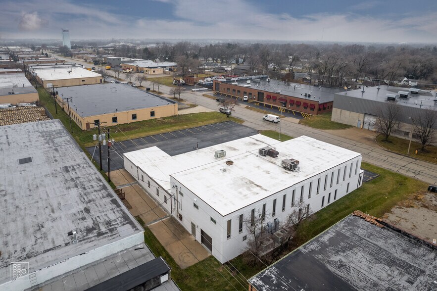 More Photos Of 223 Interstate Rd, Addison Light Manufacturing For Sale