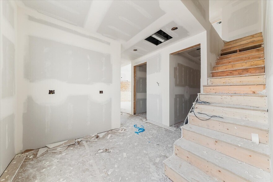 More Photos Of 9878 Kirkpatrick st, Hayden Office For Sale