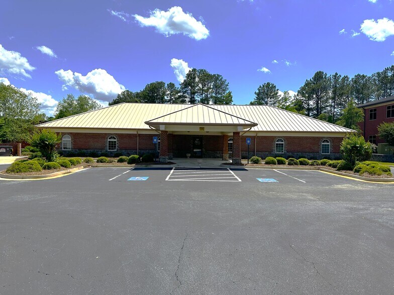 More Photos Of 2141 Eastview Pky, Conyers Office For Sale