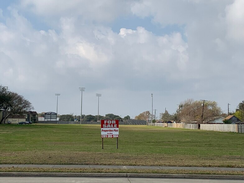 More Photos Of 1500 N Logan St, Texas City Land For Sale