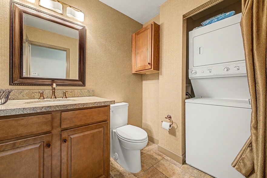 More Photos Of 930 E Osborn Rd, Phoenix Office For Sale