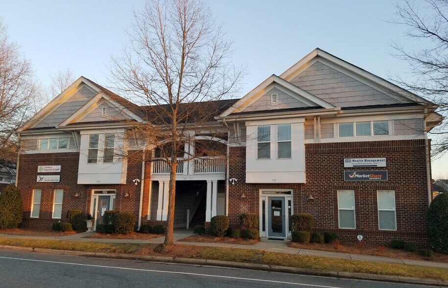 More Photos Of 705-711 Peninsula Dr, Davidson Office For Lease