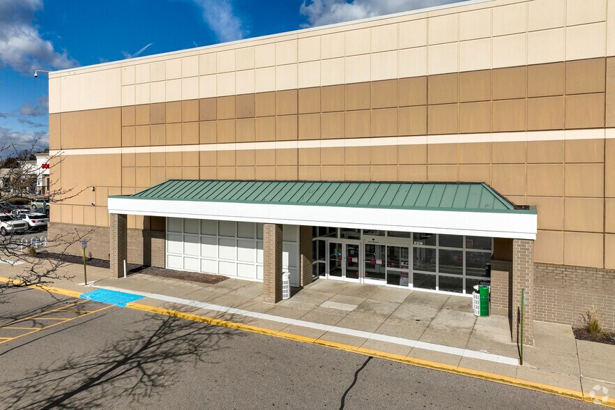 More Photos Of 14500 Racho Rd, Taylor Department Store For Sale