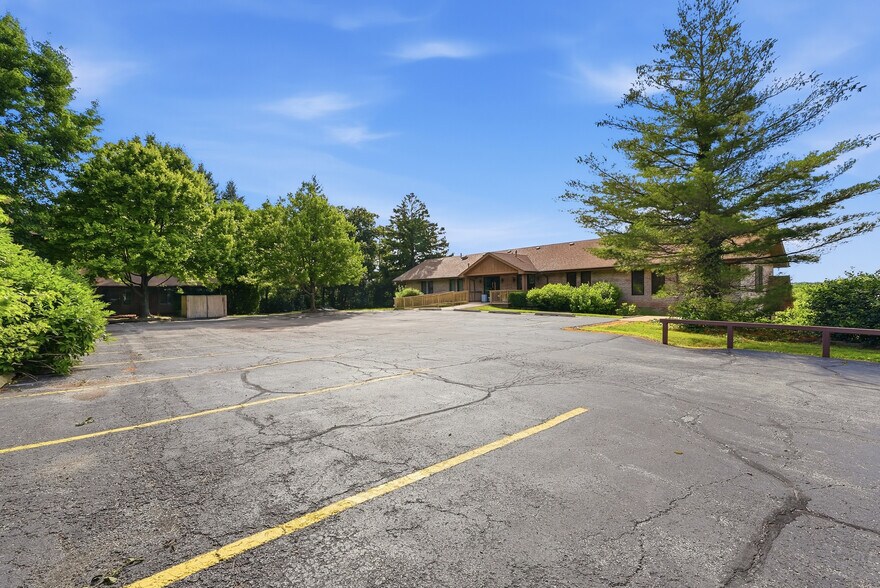 More Photos Of 8265 S Archer Ave, Willow Springs Medical For Sale