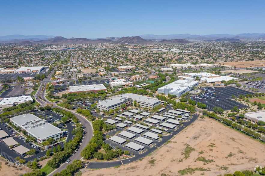 More Photos Of 5651 W Talavi Blvd, Glendale Office For Lease