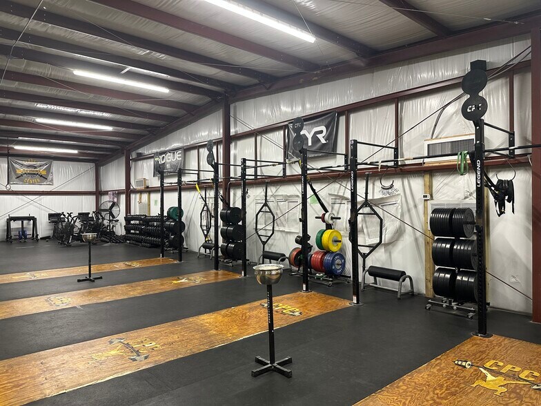 More Photos Of 106 Bowling Ln, Dublin Flex For Sale