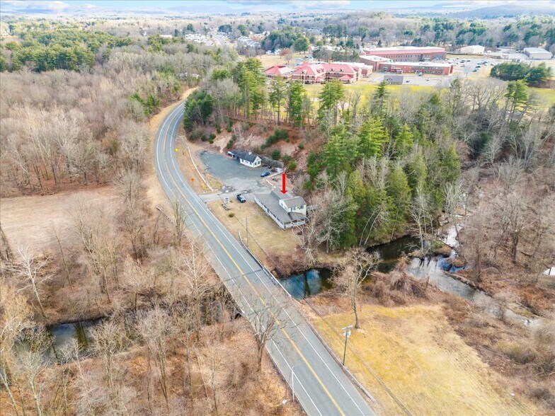 More Photos Of 335 Salmon Brook St, Granby Restaurant For Lease