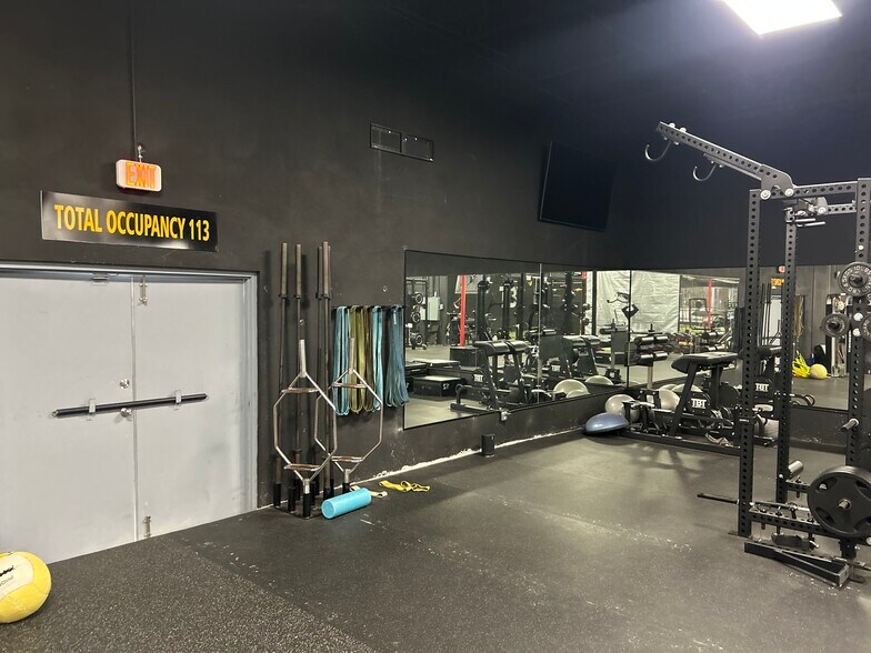 More Photos Of 1021-1051 N State Road 7, Margate Freestanding For Lease