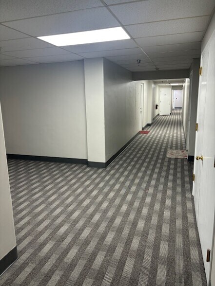 More Photos Of 400 W 15th Ave, Emporia Apartments For Sale