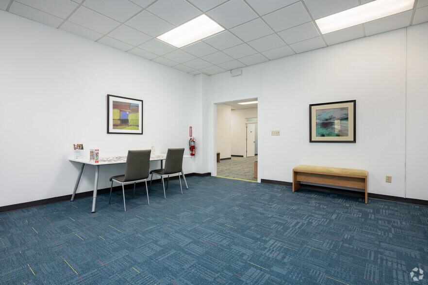 More Photos Of 516 W Friendly Ave, Greensboro Coworking Space