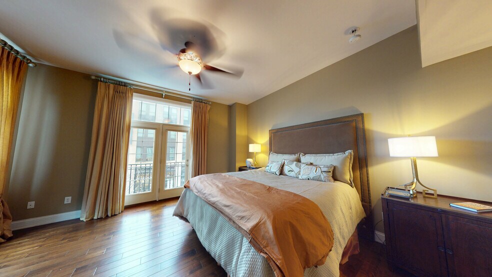 More Photos Of 240 Main St W, Carmel Storefront Retail Residential For Sale