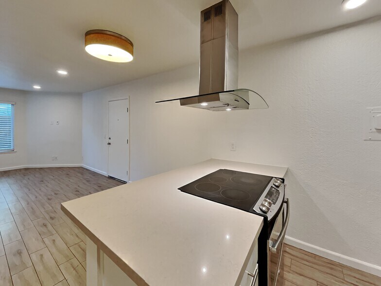More Photos Of 2522-2524 T St, Sacramento Apartments For Sale