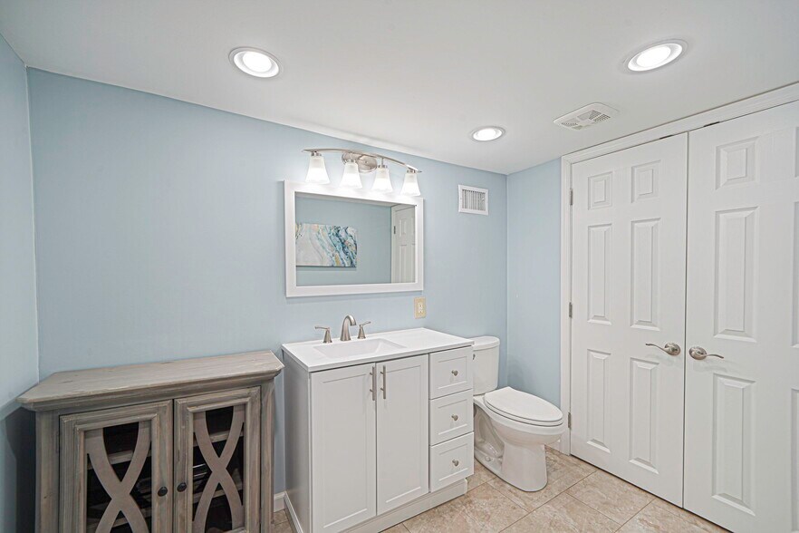 More Photos Of 2983 Long Beach Rd, Oceanside Medical For Sale
